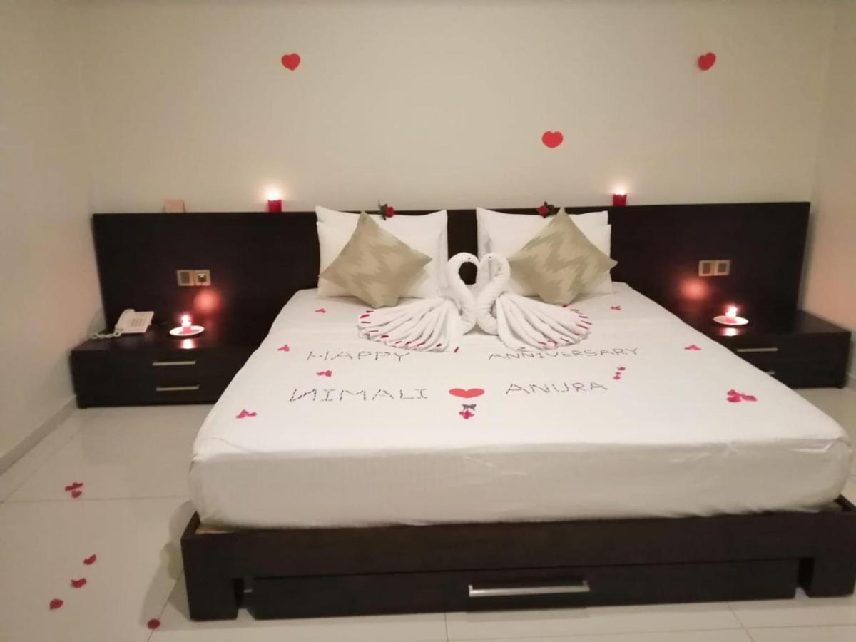 Kethumathee Hotel & Banquet 라트나푸라 외부 사진