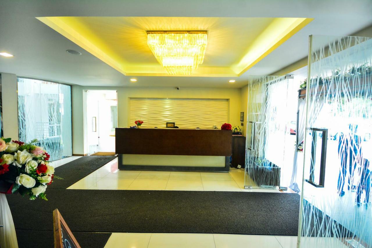 Kethumathee Hotel & Banquet 라트나푸라 외부 사진
